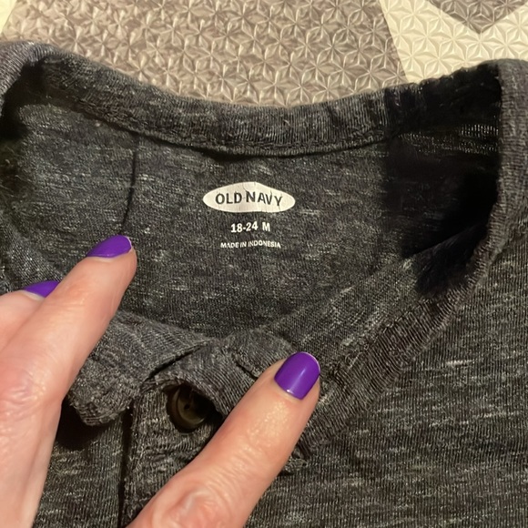 12-18, 18, and 18-24 month graphic tees. Old Navy, Baby Gap (Star Wars), NASA - Picture 7 of 10